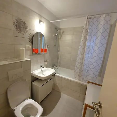 Garsoniera Апартаменти Брашов